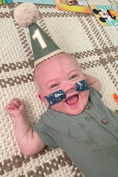 مولود أد الصابونة.. طفل مبتسر يدخل موسوعة جينيس فى عيد ميلاده الأول "فيديو"