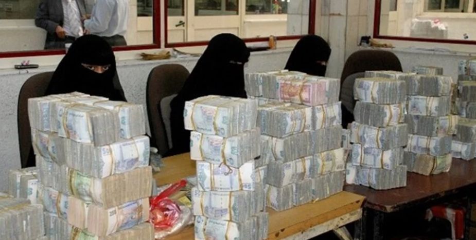 هبوط مفاجئ للريال اليمني.. وهذه أحدث أسعار الصرف