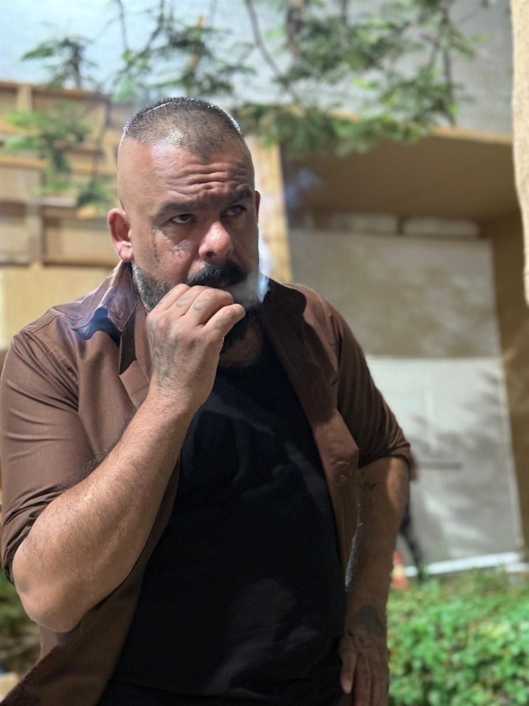 يواجه عقوبات أكثر من 100 سنة سجن.. حقيقة سجن منذر ريحانة فى الكويت