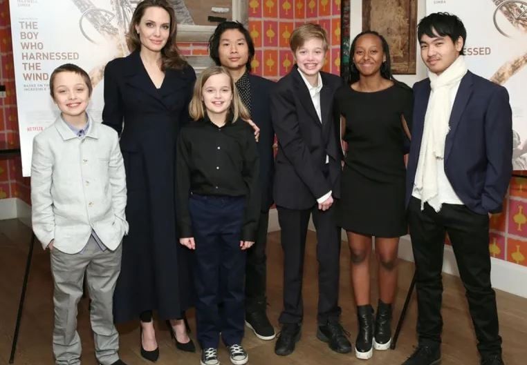 أنجلينا جولى تواجه صعوبة فى التأقلم مع مغادرة أبنائها للمنزل تدريجيا