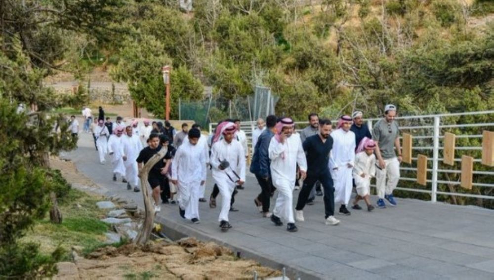 صور.. "خطوة نحو الحياة".. جامعة الباحة تنفذ برنامج تحدي المشي