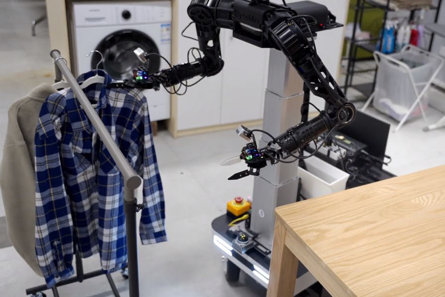 تكنولوجيا: شركة "بايت دانس" تطلق روبوتات مساعدة تنظف المطابخ وتطوى الملابس.. فيديو