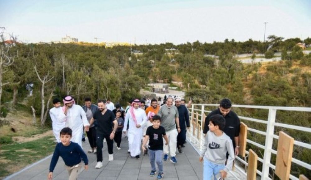 صور.. "خطوة نحو الحياة".. جامعة الباحة تنفذ برنامج تحدي المشي