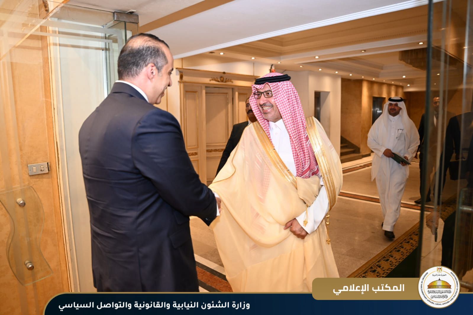 وزير الشئون النيابية يؤكد خلال لقائه السفير السعودي متانة العلاقات بين البلدين