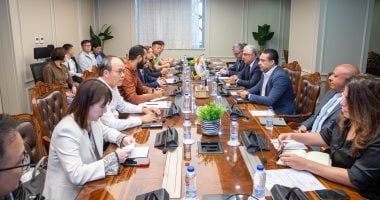 رئيس اقتصادية القناة يستقبل وفدًا تجاريًا صينيًا رفيع المستوى من عدة مقاطعات