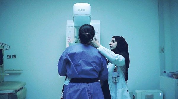 «الإمارات الصحية»: برامج وخدمات متكاملة للكشف المبكر عن السرطان