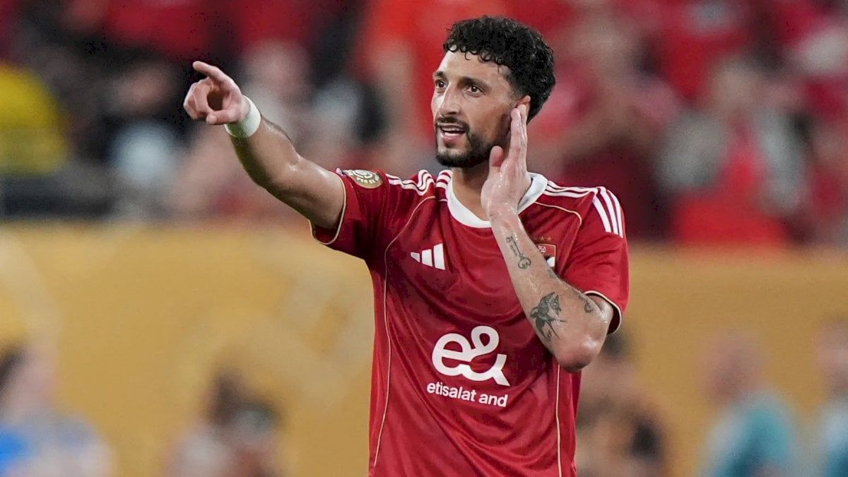 نزع فتيل فتنة مصرية فلسطينية برحيل وسام عن الأهلي!