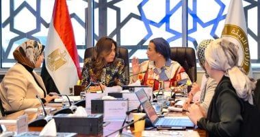 منال عوض وياسمين فؤاد تباشران إجراءات تسليم وتسلم ملفات وزارة البيئة
