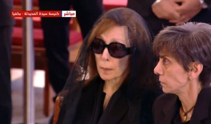 فيروز تشيع جثمان ابنها زياد الرحبانى بكنيسة رقاد السيدة.. صور