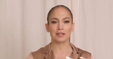 بن أفليك يشعر بالإحراج من تصرفات جينيفر لوبيز خلال جولتها ويصفها بـ"اليائسة"