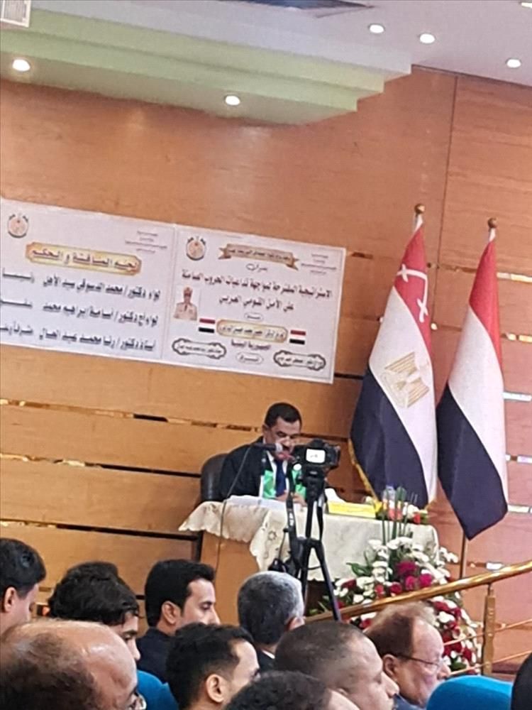 عاجل : بحضور الرئيس اليمني الأسبق وعدد كبير من قيادات الدولة ...هذا مايفعلة الان وزير الدفاع اليمنية بالعاصمة