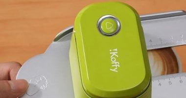 تكنولوجيا: العين بتاكل الأول.. طابعة محمولة تُبدع "نصوص" صالحة للأكل على اللاتيه والفطائر