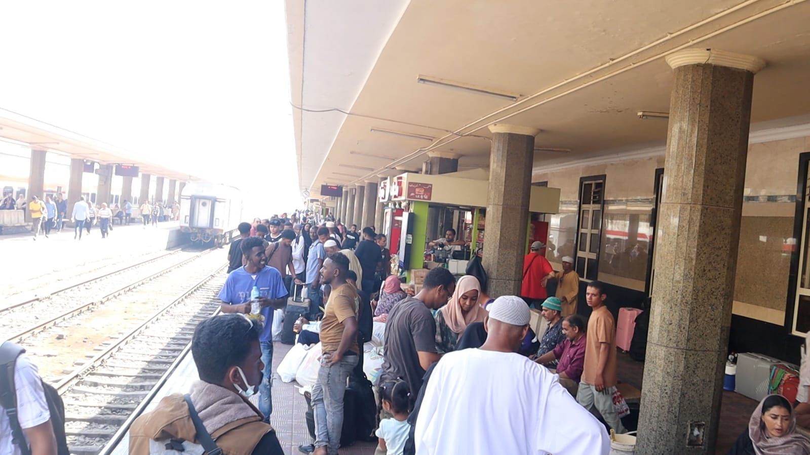السكة الحديد: انطلاق القطار الثاني لتيسير العودة الطوعية للأشقاء السودانيين إلى وطنهم - الخليج 365