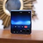 تكنولوجيا: مراجعة هاتف سامسونج Galaxy Z Flip 7: شاشة أكبر وبطارية محسنة