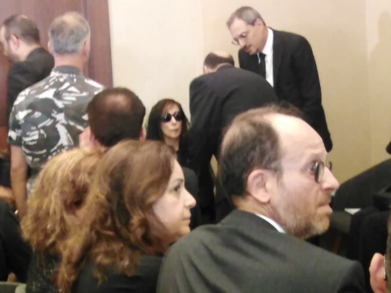 فيروز تدفن ابنها زياد الرحباني في مقبرة خاصة إعدت سابقا لها .. إليكم التفاصيل