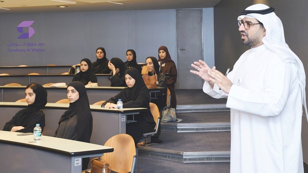 نهيان بن مبارك: حريصون على تجسيد قيم الهوية الوطنية