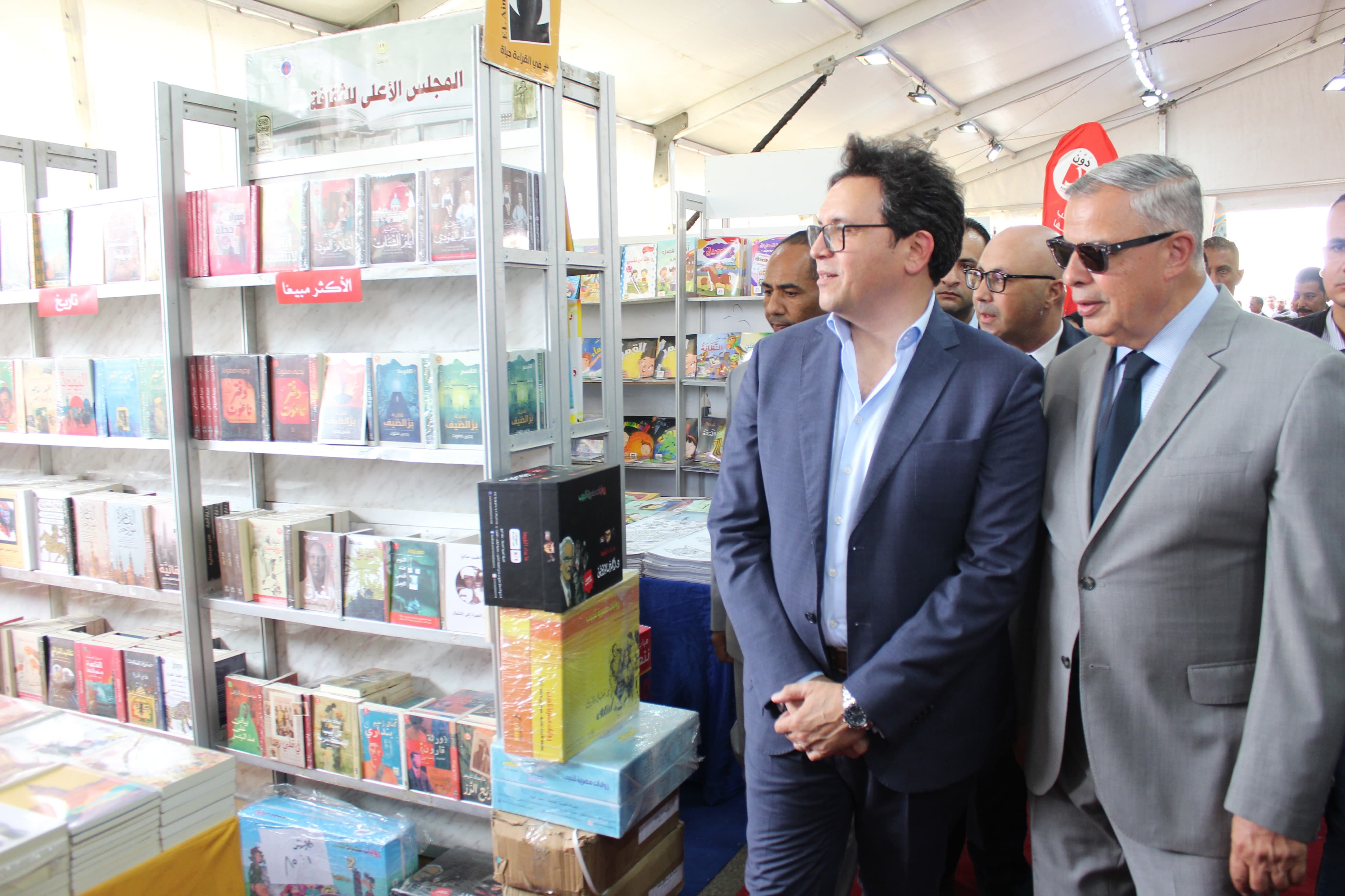 وزير الثقافة ومحافظ الإسكندرية يفتتحان الدورة العاشرة لمعرض الإسكندرية للكتاب