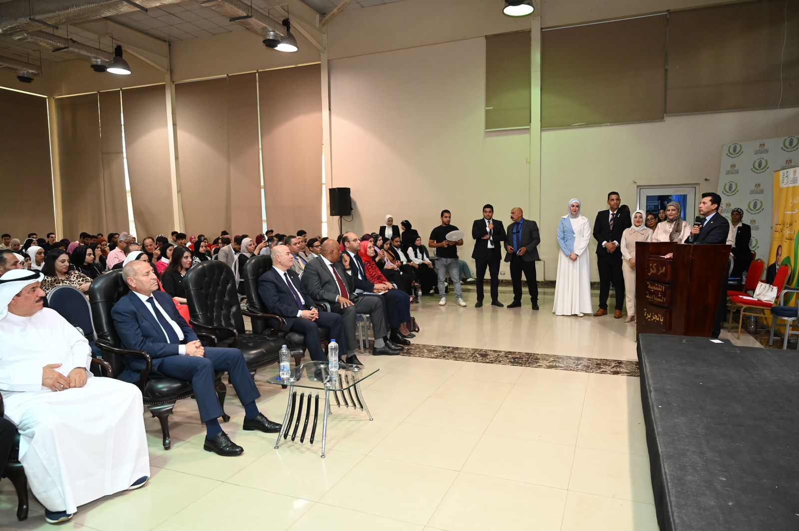 وزير الشباب والرياضة ومحافظ القاهرة يشهدان لقاءً حواريا بتنظيم اتحاد شباب العمال
