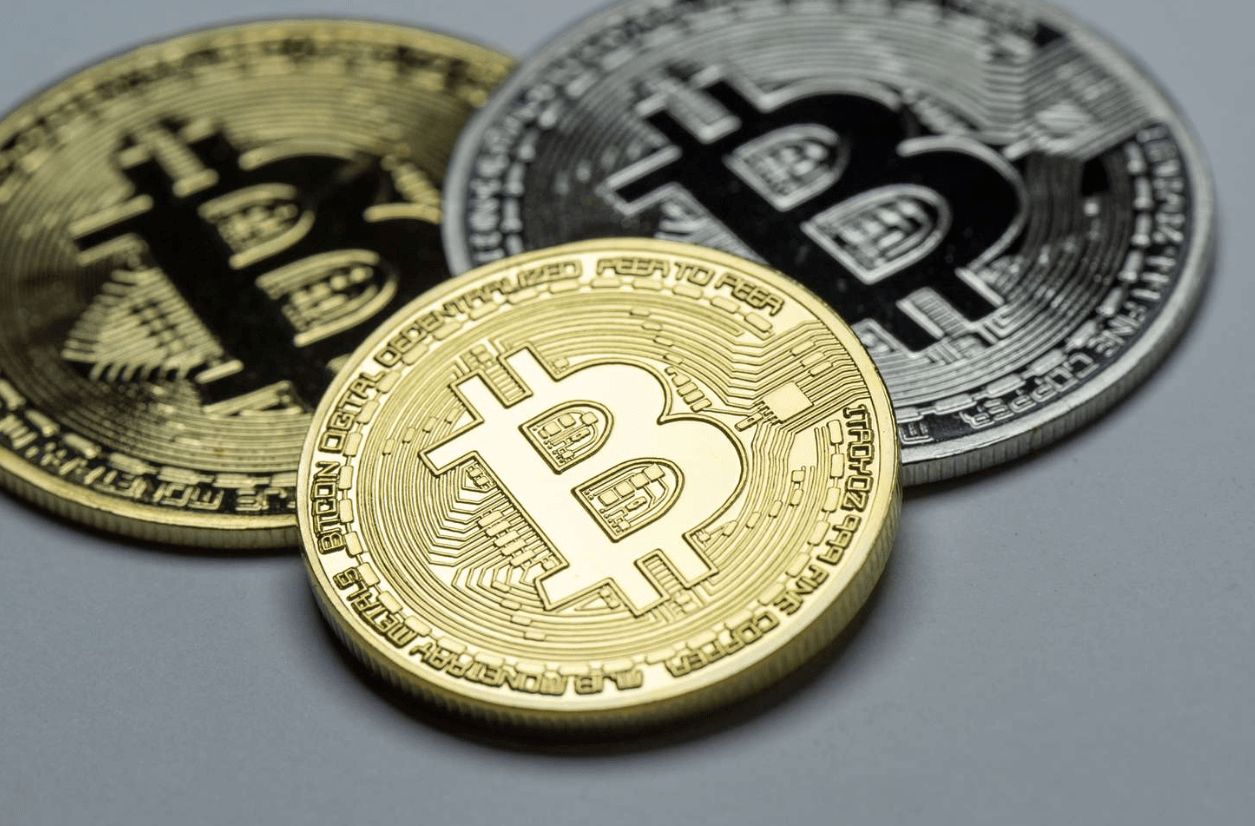 تحذير من مؤشر MVRV: هل يقترب سعر البيتكوين من القمة؟