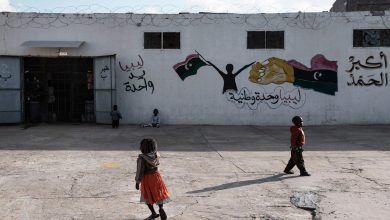 احتجاز أطفال داخل منزل وتعذيبهم بوحشية يثير غضب الرأي العام ومطالبات بتدخل عاجل