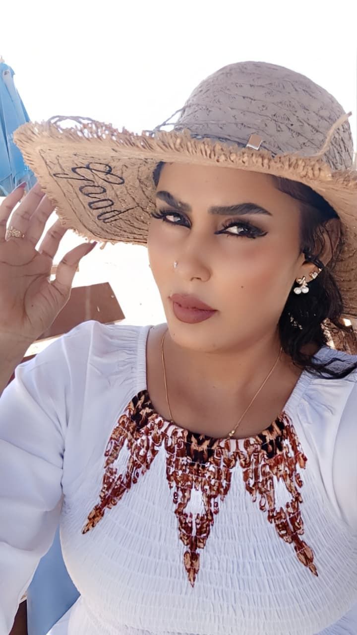 شاهد بالصورة.. “مساء الورد والياسمين” الفنانة إيمان أم روابة تخطف الأضواء على مواقع التواصل بإطلالة مبهرة من القاهرة