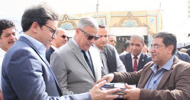 وزير الثقافة ومحافظ الإسكندرية يفتتحان الدورة العاشرة لمعرض الإسكندرية للكتاب