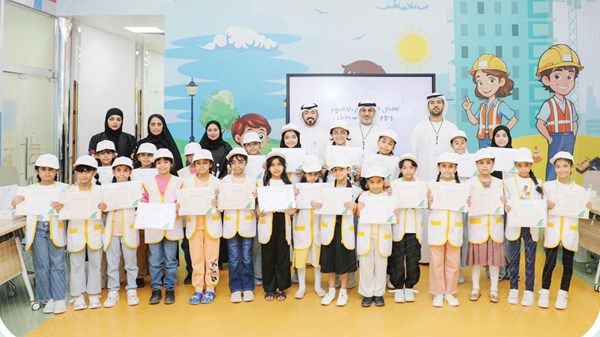 بلدية دبا الحصن تكرم «أطفال اليوم.. قادة المستقبل»