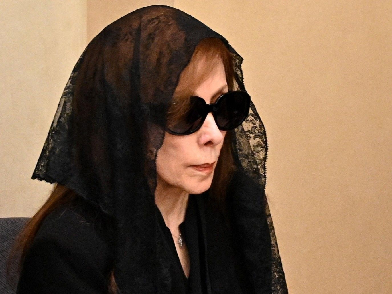 لبنان توّدع زياد الرحباني في جنازة استثنائية وظهور حزين ومؤثر لـ فيروز