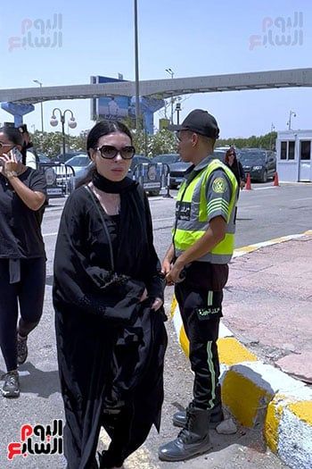 أبو ريدة و نجوم الرياضة في جنازة شقيق أبو حسين عضو اتحاد الكرة