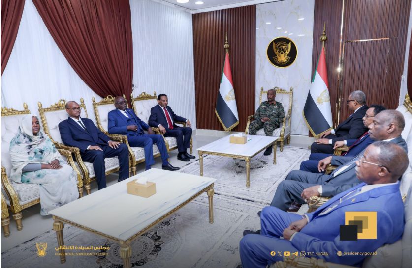 الوزراء الجدد في الحكومة السودانية يؤدون القسم أمام عبد الفتاح البرهان