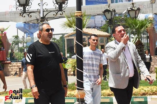 أبو ريدة و نجوم الرياضة في جنازة شقيق أبو حسين عضو اتحاد الكرة