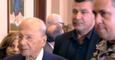 الرئيس اللبناني السابق ميشيل عون يقدم التعازى لفيروز في ابنها زياد الرحبانى