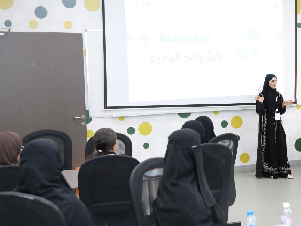 أخبار من السعودية.. "صُنّاع الذكاء" يُنمي مهارات الأطفال التقنية في جدة