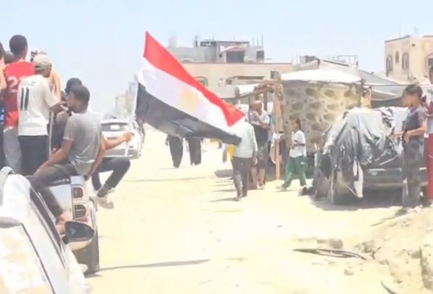 أعلام مصر تجوب شوارع غزة بالهتافات إشادة بالموقف المصرى.. فيديو - الخليج 365