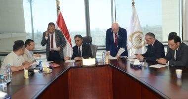 وزير التموين يبحث طلبات المواطنين المقدمة من أعضاء مجلسى النواب والشيوخ