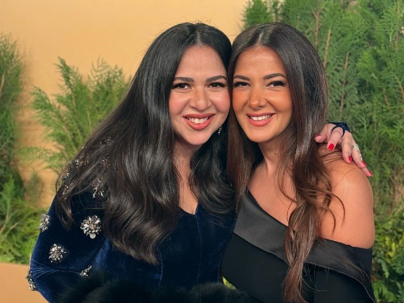 الوفاء مستمر: أعمال دنيا سمير غانم لا تخلو من أفراد عائلتها