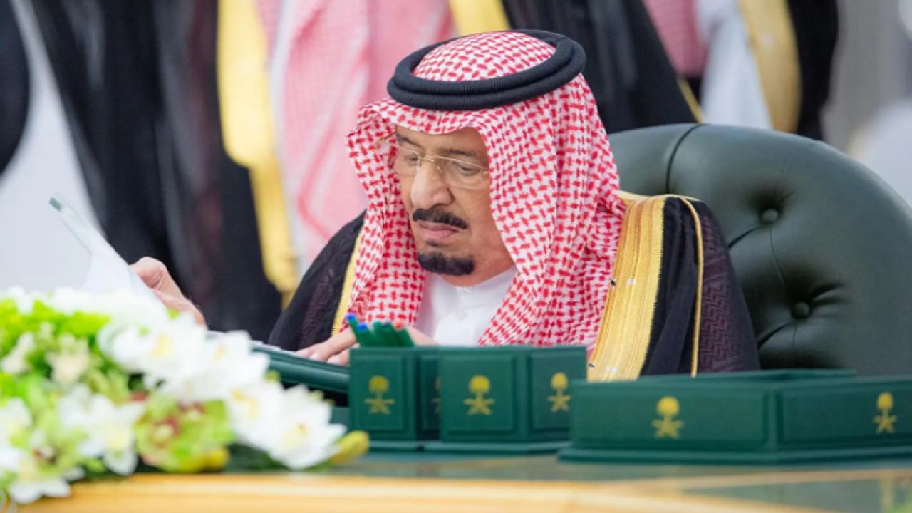 خادم الحرمين الشريفين يرأس جلسة مجلس الوزراء