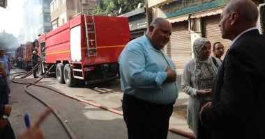 حريق عقار بمصر الجديدة ومحافظ القاهرة يشرف على أعمال الإطفاء - الخليج 365