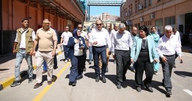 وزير قطاع الأعمال العام فى زيارة ميدانية موسعة لشركة الإسكندرية للأدوية.. صور