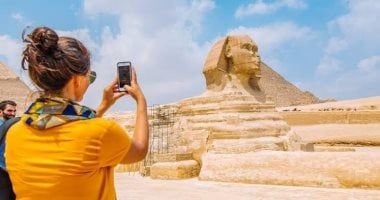 وزير السياحة والآثار يصدر قرارا وزاريا بزيادة أجر المرشد السياحى فى مصر - الخليج 365