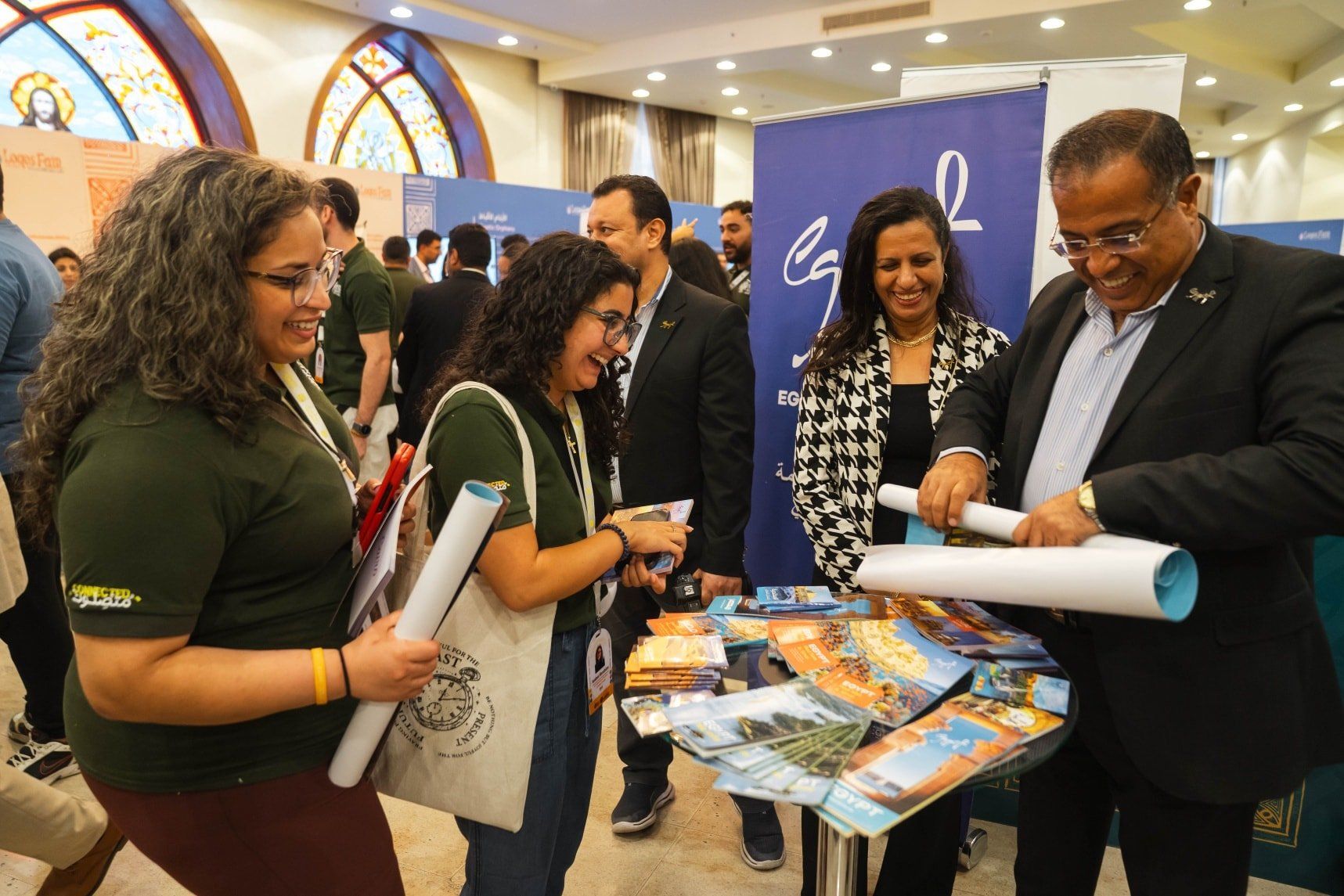 البابا تواضروس الثانى يفتتح معرض لوجوس للمؤسسات بمشاركة وزير السياحة