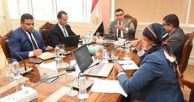 وزير الإسكان يُتابع موقف الاستراتيجية الوطنية للعمران الأخضر والمستدام