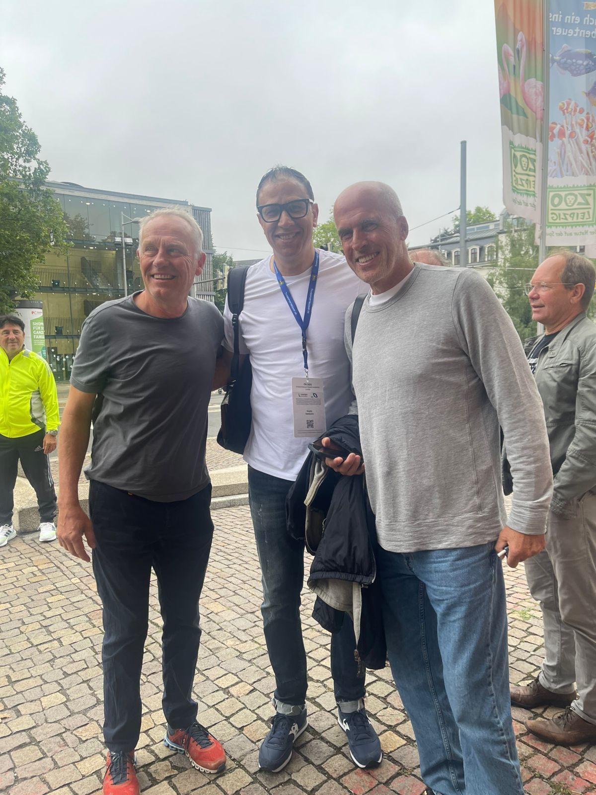 مجدى عبد العاطى يشارك في مؤتمر المدربين الدولي بألمانيا ..صور