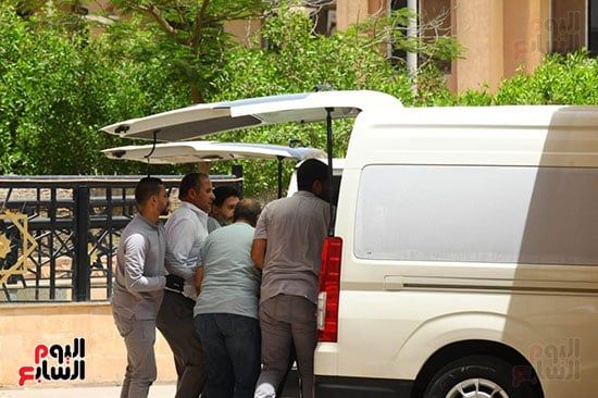 أبو ريدة و نجوم الرياضة في جنازة شقيق أبو حسين عضو اتحاد الكرة