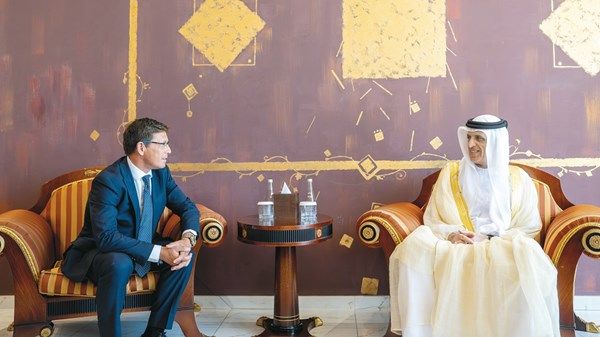 سعود بن صقر يستقبل سفير إسبانيا