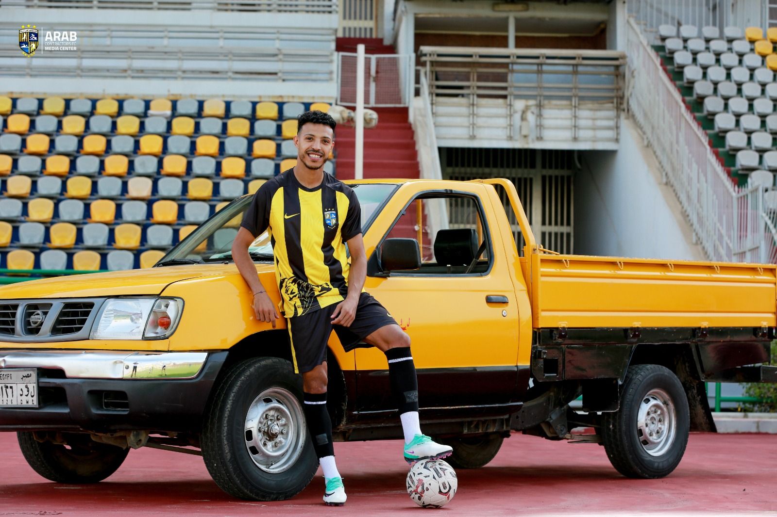 المقاولون العرب يعلن ضم إسلام جابر لاعب الزمالك السابق