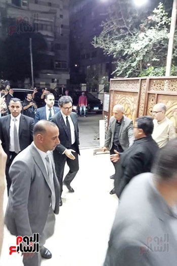 وزير الثقافة وأحمد بدير ومحمد محمود يحضرون عزاء شقيق خالد جلال.. صور