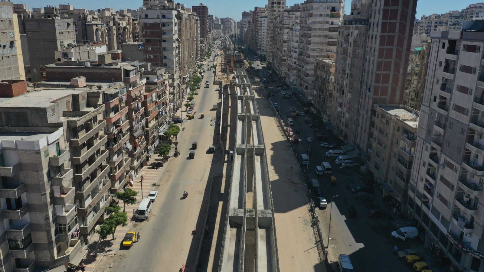 شاهد أعمال تركيب الكمرات وتقدم أعمال تنفيذ مشروع مترو الإسكندرية
