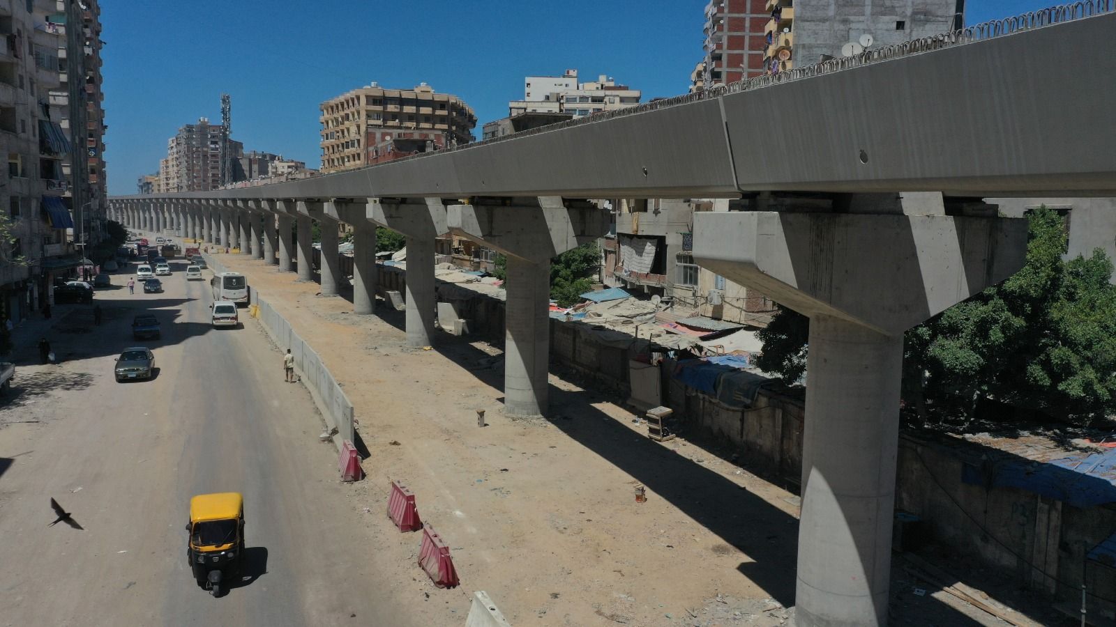 شاهد أعمال تركيب الكمرات وتقدم أعمال تنفيذ مشروع مترو الإسكندرية