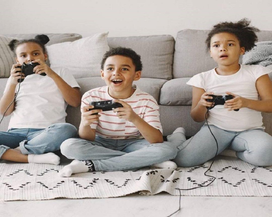 تجربتي مع إدمان ابني المراهق للشاشات الرقمية.. والنتيجة نجاح مُذهل!